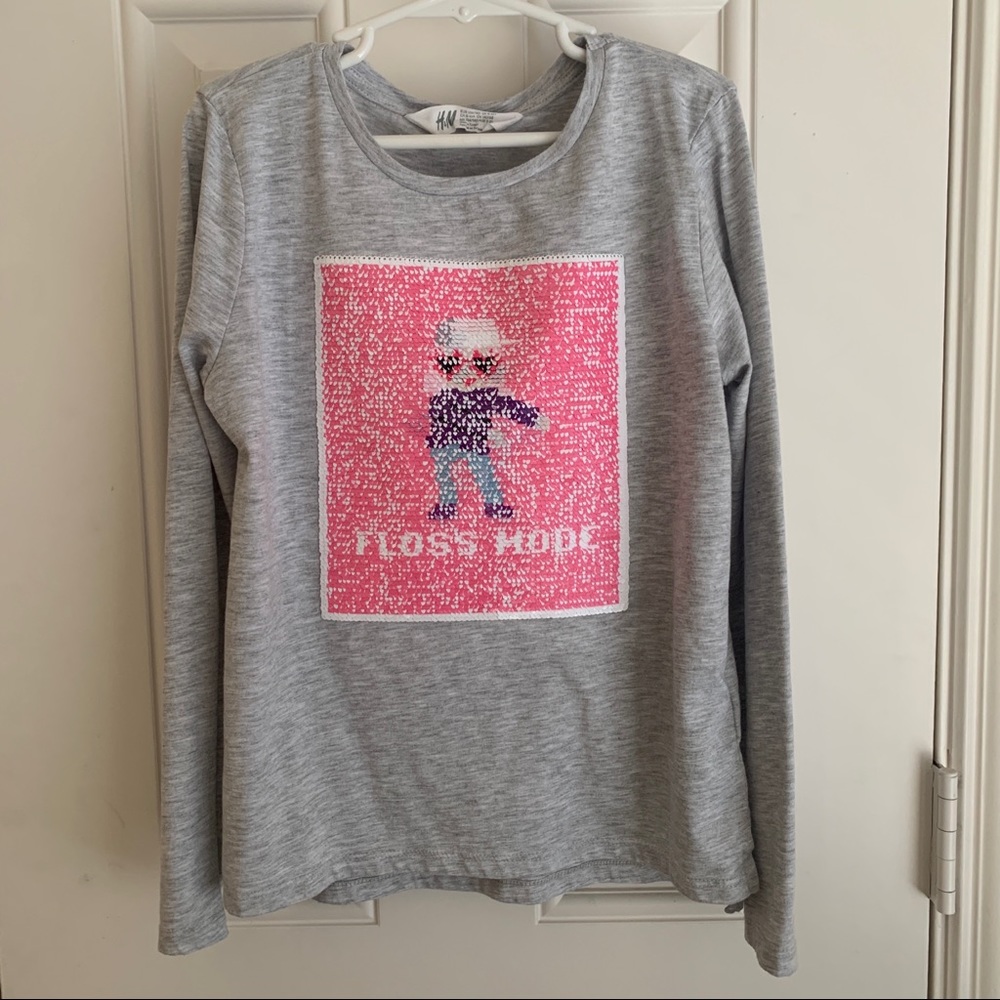 H&M flipping sequins long sleeves T-shirts Size 8-10Y